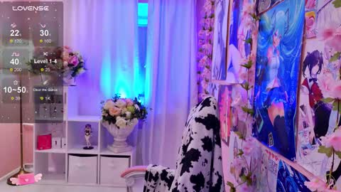 Mia online show from October 4, 12:03 pm