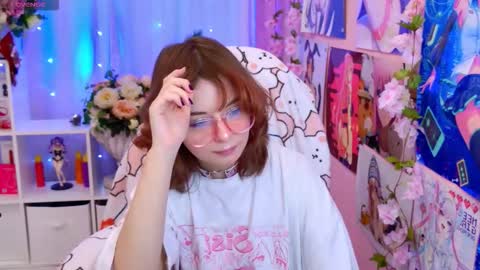 Snapshot of coconut_mia chatting on January 9, 3:15 pm Mia online show from January 9, 3:15 pm