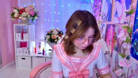 Snapshot of coconut_mia chatting on April 1, 10:07 pm Mia online show from April 1, 10:07 pm