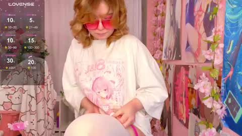 Mia online show from May 28, 3:20 pm