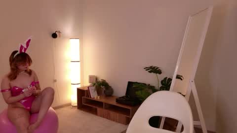 Mia online show from May 30, 10:07 pm