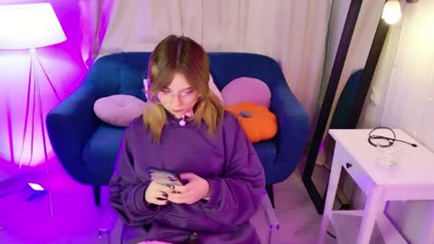 Snapshot of coconut_mia chatting on June 5, 9:53 pm Mia online show from June 5, 9:53 pm