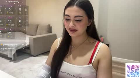 Snapshot of coffee_wihtout_milk chatting on June 12, 10:19 pm Yumi online show from June 12, 10:19 pm