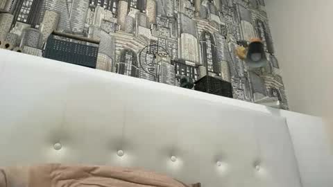 colambus83 online show from March 20, 8:19 am