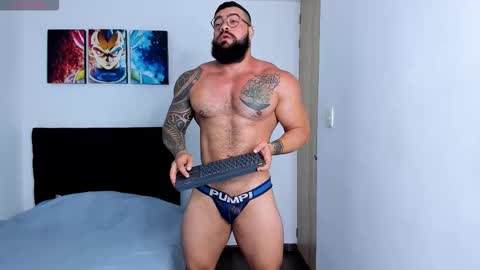 college_muscle_ass online show from January 18, 10:08 am