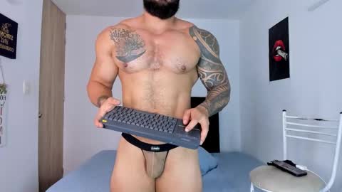 college_muscle_ass online show from March 27, 9:53 am