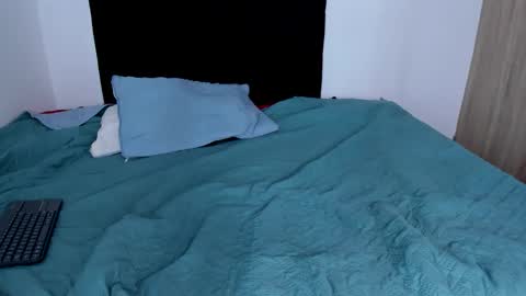 college_muscle_ass online show from April 11, 8:24 pm