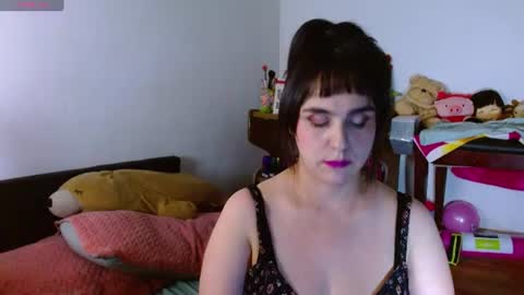 Snapshot of collette_beaufoy chatting on July 14, 2:16 am Collette online show from July 14, 2:16 am