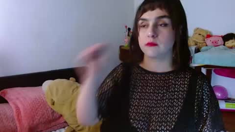 Snapshot of collette_beaufoy chatting on July 18, 12:15 am Collette online show from July 18, 12:15 am