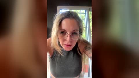 collinsjuliet177 online show from April 20, 5:37 pm