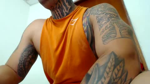 Snapshot of colombian_monster_cock chatting on December 23, 1:08 am camilo online show from December 23, 1:08 am