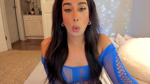 Snapshot of colombiantexas chatting on June 3, 1:52 am ........ Instagram Lorysexys online show from June 3, 1:52 am