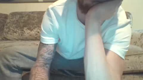 Snapshot of colossalcock666 chatting on June 7, 3:10 am colossalcock666 online show from June 7, 3:10 am