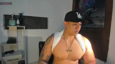 coltonmassif_ online show from December 29, 3:00 am