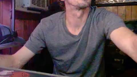 Nelson or ComicKing and sometime Peachy143 online show from February 5, 2:49 am