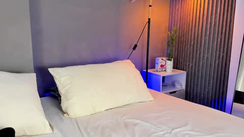 Snapshot of conielaurenth chatting on January 11, 9:36 am conielaurenth online show from January 11, 9:36 am