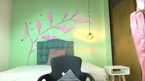 C O N N I E online show from February 14, 3:05 pm