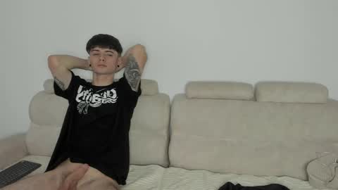 Snapshot of connor_and_angel chatting on May 29, 12:30 am connor_and_angel online show from May 29, 12:30 am