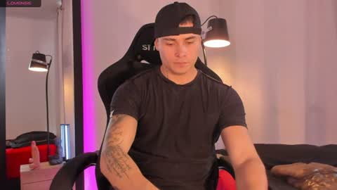 Snapshot of connorsmith_26 chatting on June 23, 3:21 pm Connor Smith online show from June 23, 3:21 pm