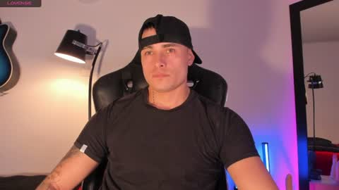 Snapshot of connorsmith_26 chatting on June 28, 10:54 am Connor Smith online show from June 28, 10:54 am