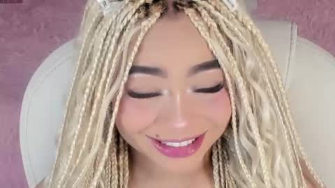 Snapshot of conny_curly chatting on July 14, 1:17 pm Conny online show from July 14, 1:17 pm