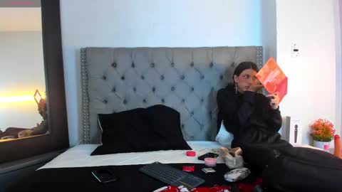 conor_taylor_ online show from February 9, 2:18 pm