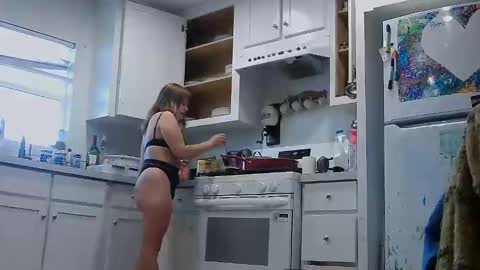 Snapshot of cookienpookie25 chatting on March 2, 10:38 pm cookienpookie25 online show from March 2, 10:38 pm