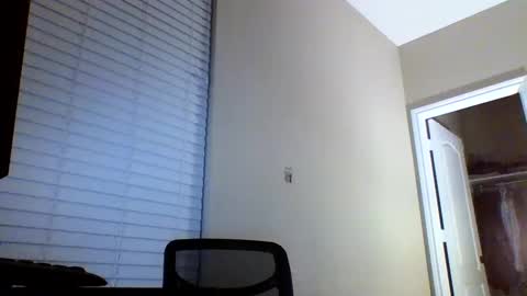 Snapshot of cooldude122222 chatting on December 4, 6:22 am cooldude122222 online show from December 4, 6:22 am