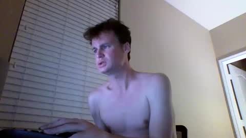 Snapshot of cooldude122222 chatting on January 24, 4:16 am cooldude122222 online show from January 24, 4:16 am