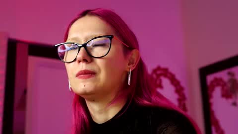 Ginger The Cringer online show from November 16, 8:31 am