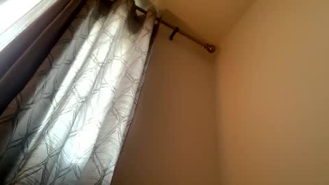 Snapshot of coolvibes69 chatting on October 25, 4:24 pm coolvibes69 online show from October 25, 4:24 pm