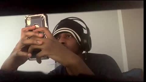 Snapshot of coolvibes69 chatting on December 13, 7:53 pm coolvibes69 online show from December 13, 7:53 pm