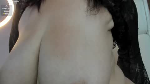 Snapshot of coquette_johnson chatting on January 4, 2:46 pm Coquette Johnson online show from January 4, 2:46 pm