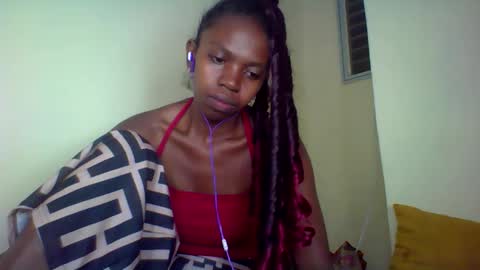 coquine_lara online show from April 19, 6:10 pm