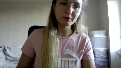 cora_fora online show from September 13, 2:28 pm