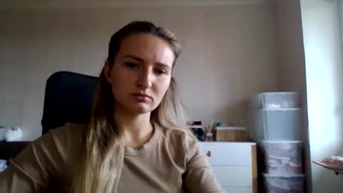 cora_fora online show from September 16, 8:04 am