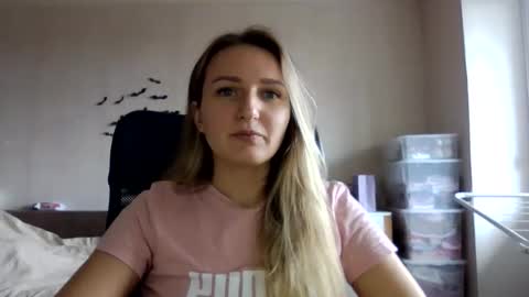 cora_fora online show from November 3, 10:38 am