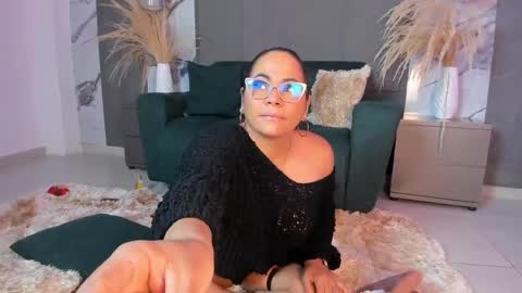 coral_rousee online show from June 7, 12:31 pm