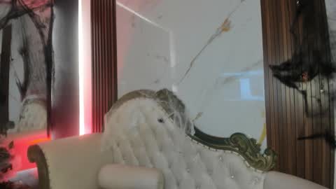 Coralie Bronson online show from October 24, 4:20 am