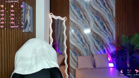 Snapshot of corall_tay1 chatting on April 16, 11:55 am corall_tay1 online show from April 16, 11:55 am