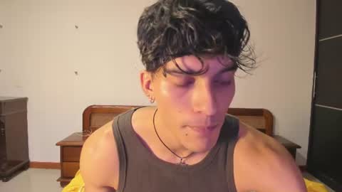 Snapshot of corey_vale chatting on July 18, 8:12 pm corey_vale online show from July 18, 8:12 pm