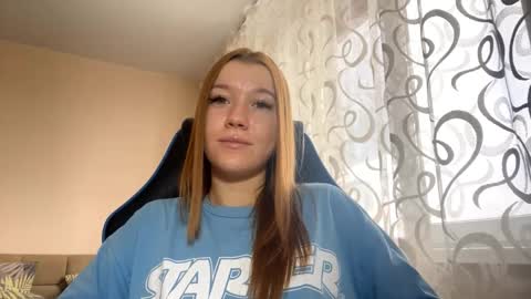 Snapshot of corinnerokusek chatting on November 15, 10:01 am Emma online show from November 15, 10:01 am