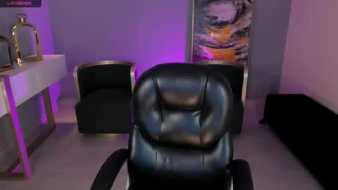 Corinne Russo online show from September 23, 4:04 am