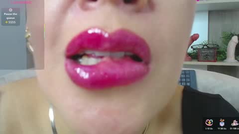 Snapshot of cortney_tayler chatting on October 23, 7:45 pm cortney tayler online show from October 23, 7:45 pm