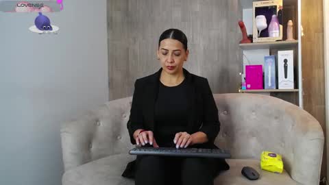 Snapshot of cortney_tayler chatting on December 15, 2:32 pm cortney tayler online show from December 15, 2:32 pm