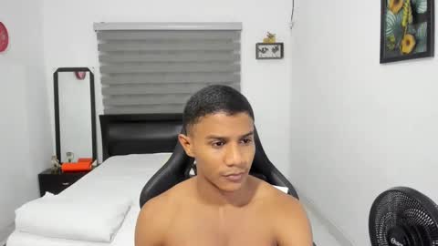 Ethan  online show from November 16, 10:59 pm