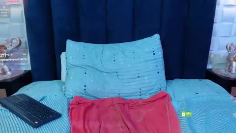 Snapshot of cosmiccandyx chatting on November 25, 12:16 pm Cosmic online show from November 25, 12:16 pm