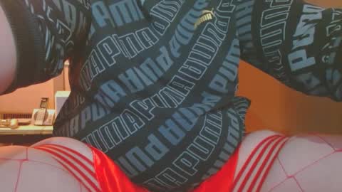 Snapshot of cosmicjones88 chatting on February 13, 4:54 am cosmicjones88 online show from February 13, 4:54 am