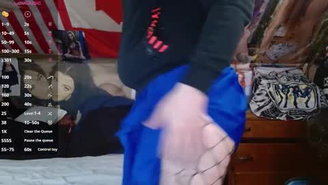 Snapshot of cosmicjones88 chatting on November 4, 12:37 pm cosmicjones88 online show from November 4, 12:37 pm