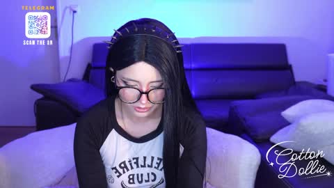 Dollie  online show from May 28, 11:51 am